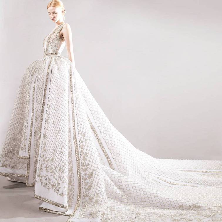 8 Fantastic Wedding Dresses Any Woman May Sell Her Soul For