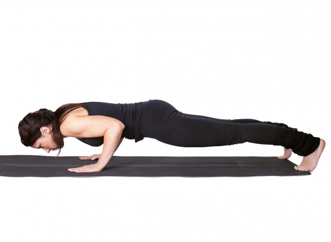 8 Light Fat-Burning Exercises You Can Do Right in Bed