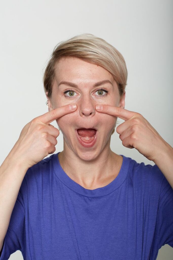 5 Facial Exercises That Can Replace a Visit to a Plastic Surgeon